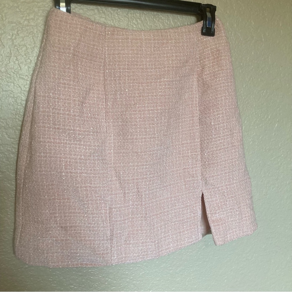 NWT Showpo soggy Mini Skirt High Waist Split Boucle Tweed Skirt pink/peach color